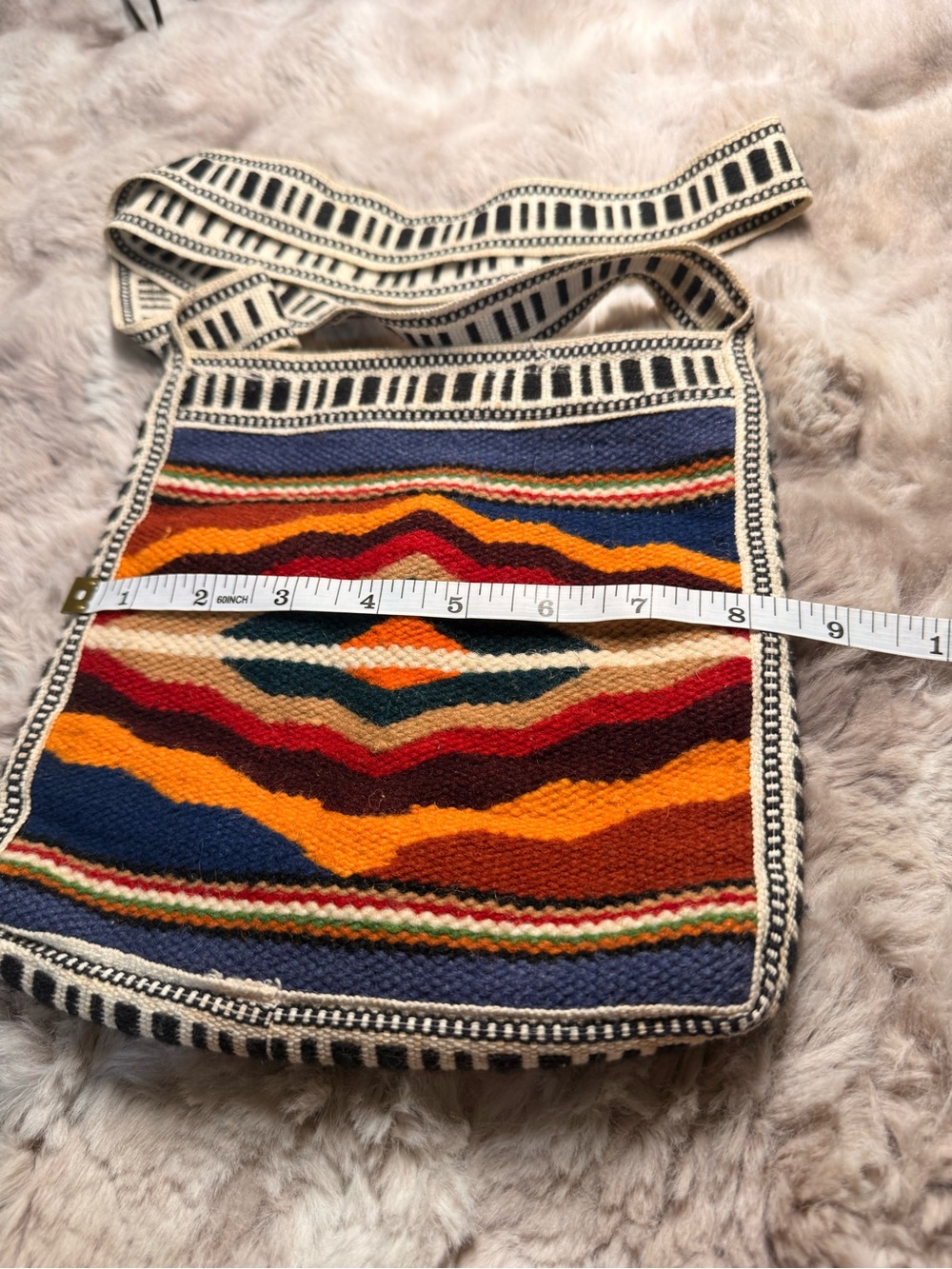Handwoven Geometric Crossbody Bag in Multicolor - Picture 3 of 7